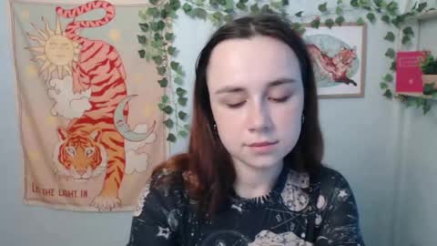 Snapshot of veryveryvery_shy chatting on 05.28.26 veryveryvery_shy online show from 05.28.26