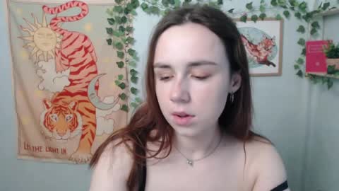 Snapshot of veryveryvery_shy chatting on 05.30.26 veryveryvery_shy online show from 05.30.26