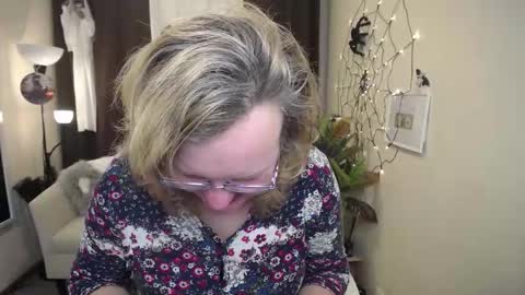 vestawoody online show from 10.31.25