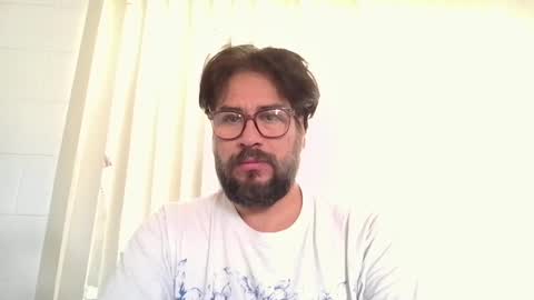 Snapshot of vesturelove chatting on 09.11.25 vesturelove online show from 09.11.25