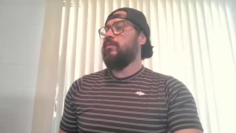 Snapshot of vesturelove chatting on 09.22.25 vesturelove online show from 09.22.25