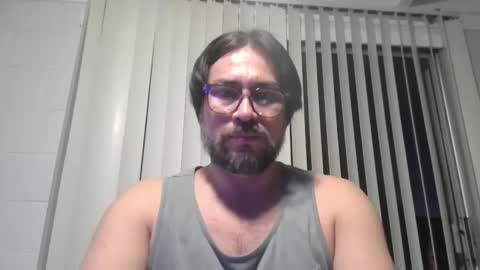 Snapshot of vesturelove chatting on 10.21.25 vesturelove online show from 10.21.25