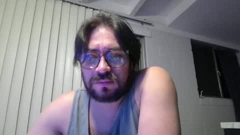 Snapshot of vesturelove chatting on 11.02.25 vesturelove online show from 11.02.25