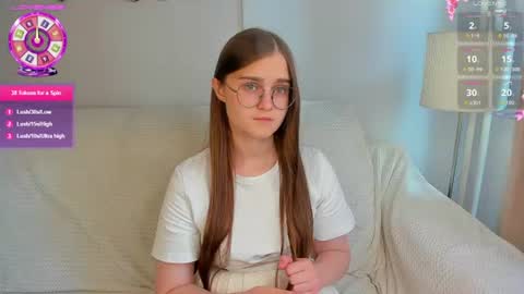 Snapshot of veta_cute chatting on 07.20.26 Emma Sofa online show from 07.20.26