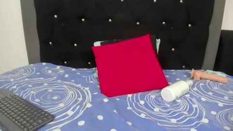 Snapshot of vfridaper chatting on 04.10.26 Frida online show from 04.10.26