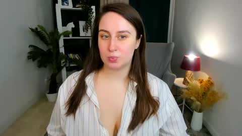 Snapshot of via_lattea_ chatting on 04.10.26 Camilla online show from 04.10.26