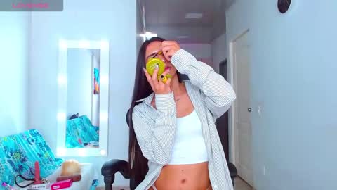 Ariana  online show from 11.23.25