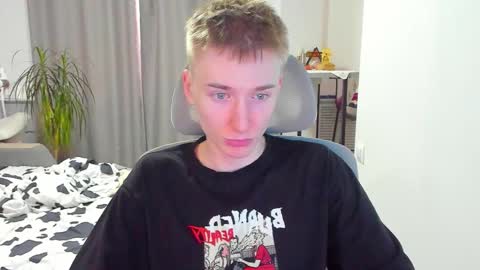 Snapshot of vibemygirl chatting on 12.18.25 vibemygirl online show from 12.18.25