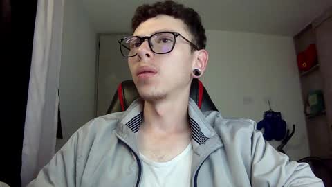 Snapshot of vicent_brais chatting on 12.02.24 Vicent Brais online show from 12.02.24