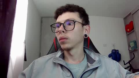 Snapshot of vicent_brais chatting on 12.03.24 Vicent Brais online show from 12.03.24