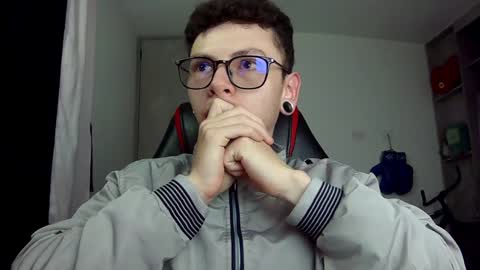 Snapshot of vicent_brais chatting on 12.04.24 Vicent Brais online show from 12.04.24