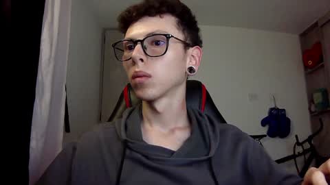 Snapshot of vicent_brais chatting on 12.07.24 Vicent Brais online show from 12.07.24