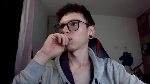 Snapshot of vicent_brais chatting on 12.12.24 Vicent Brais online show from 12.12.24