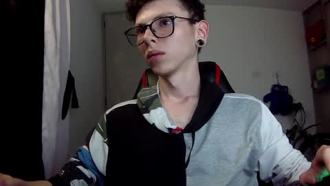 Snapshot of vicent_brais chatting on 12.13.24 Vicent Brais online show from 12.13.24