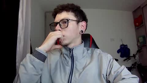 Snapshot of vicent_brais chatting on 12.16.24 Vicent Brais online show from 12.16.24