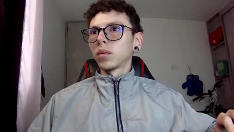 Snapshot of vicent_brais chatting on 12.16.24 Vicent Brais online show from 12.16.24