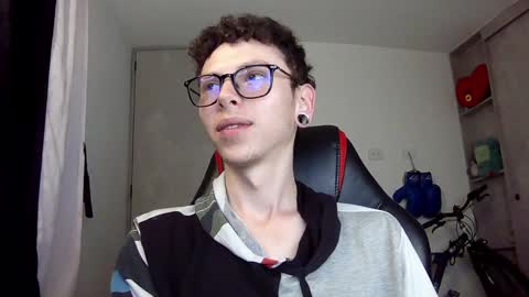 Snapshot of vicent_brais chatting on 12.17.24 Vicent Brais online show from 12.17.24