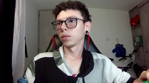 Snapshot of vicent_brais chatting on 12.17.24 Vicent Brais online show from 12.17.24