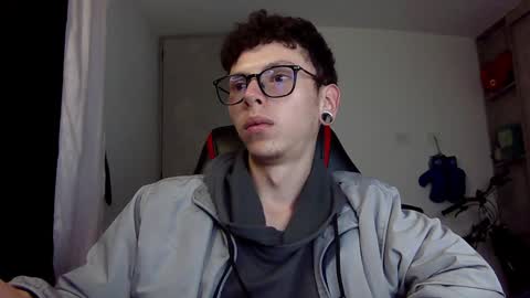 Snapshot of vicent_brais chatting on 12.18.24 Vicent Brais online show from 12.18.24