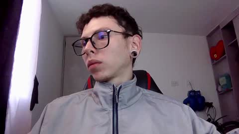 Snapshot of vicent_brais chatting on 12.19.24 Vicent Brais online show from 12.19.24