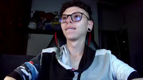 Snapshot of vicent_brais chatting on 02.19.25 Vicent Brais online show from 02.19.25