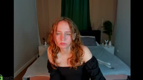 Snapshot of vicki_milles chatting on 05.20.26 vicki_milles online show from 05.20.26