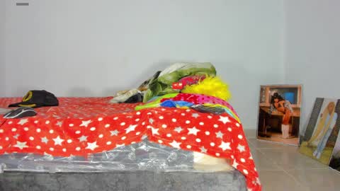 vicky manuela online show from 04.07.26