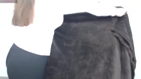 Snapshot of victiriadax chatting on 10.06.25 Victoria online show from 10.06.25