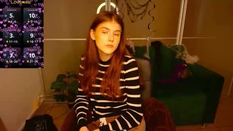 Snapshot of victiriadax chatting on 11.10.25 Victoria online show from 11.10.25