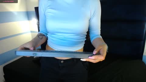 Victoria  online show from 01.31.25