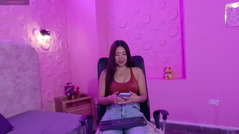 Victoria  online show from 11.17.25