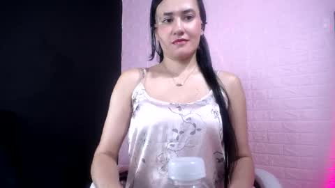 Snapshot of victoria_1126 chatting on 05.11.26 victoria_1126 online show from 05.11.26