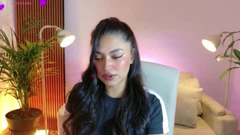 Snapshot of victoria___moon chatting on 02.07.26 victoria online show from 02.07.26