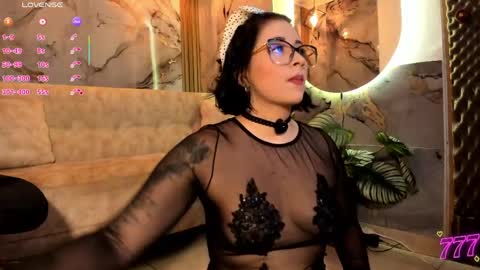 Victoria Coopeer online show from 05.17.26