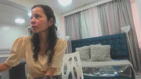 Snapshot of victoria__grey_ chatting on 04.28.26 Victoria grey online show from 04.28.26