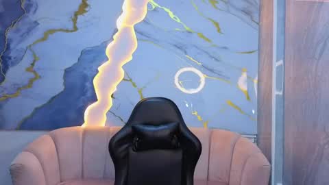 victoria_castillo_b online show from 04.20.26