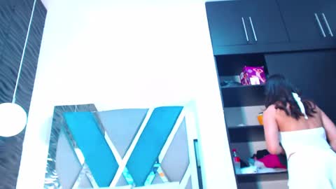 Victoria online show from 09.11.25