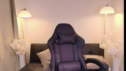 Victoria Collins online show from 04.01.26