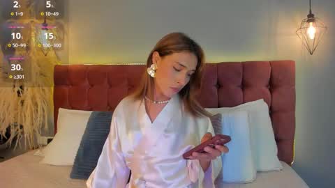 Snapshot of victoria_decapri chatting on 10.17.25 victoria online show from 10.17.25