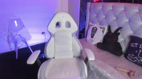 Snapshot of victoria_floyd1 chatting on 11.29.25 victoria_floyd1 online show from 11.29.25