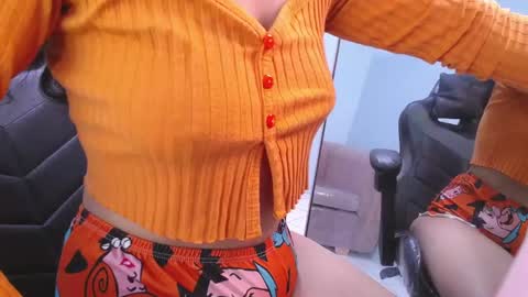 Snapshot of victoria_hernandez_t chatting on 10.07.25 Victoria online show from 10.07.25