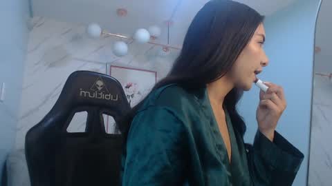 Snapshot of victoria_hernandez_t chatting on 04.24.26 Victoria online show from 04.24.26