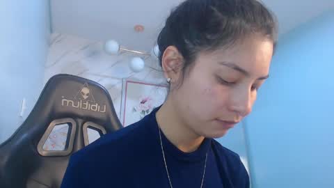 Snapshot of victoria_hernandez_t chatting on 04.27.26 Victoria online show from 04.27.26