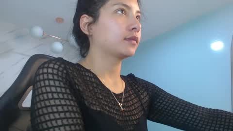 Snapshot of victoria_hernandez_t chatting on 06.01.26 Victoria online show from 06.01.26
