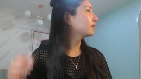Snapshot of victoria_hernandez_t chatting on 06.19.26 Victoria online show from 06.19.26
