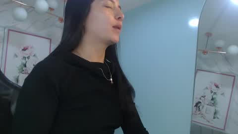 Snapshot of victoria_hernandez_t chatting on 06.30.26 Victoria online show from 06.30.26