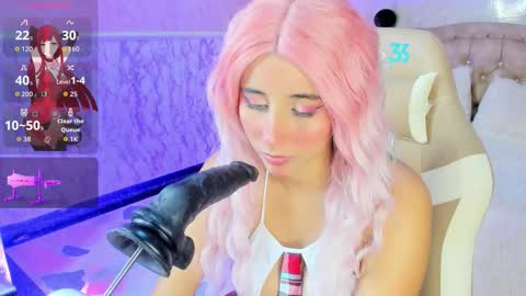 Snapshot of victoria_houston chatting on 10.27.25 Victoria Houston online show from 10.27.25