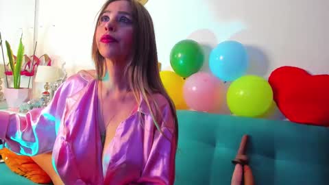 Snapshot of victoria_jhones chatting on 02.14.25 Victoria online show from 02.14.25