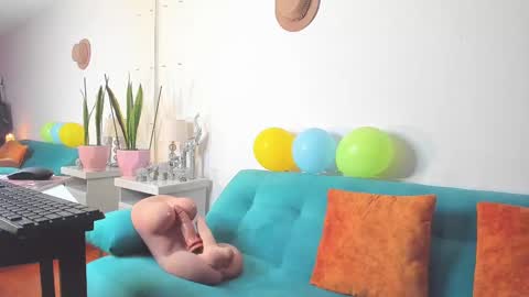 Snapshot of victoria_jhones chatting on 03.07.25 Victoria online show from 03.07.25