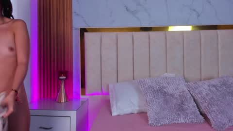  Victoria Lozano  online show from 12.12.24